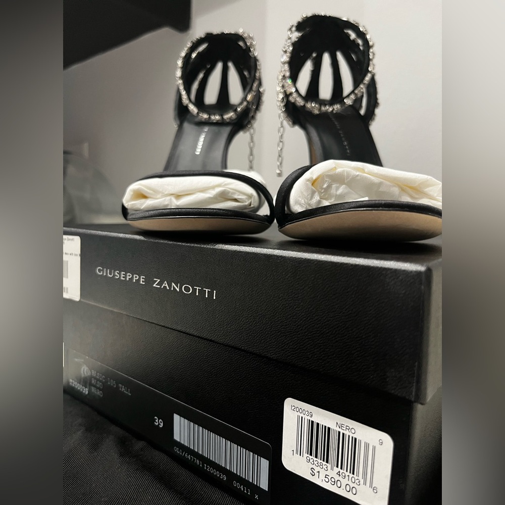 NIB Giuseppe Zanotti Adele Crystal 105mm Sandals Black Size 39 - Picture 5 of 10